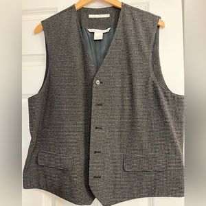 Mens casual charcoal vest.